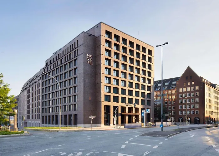 Zentrales Hotel: Novotel Hamburg Central Station